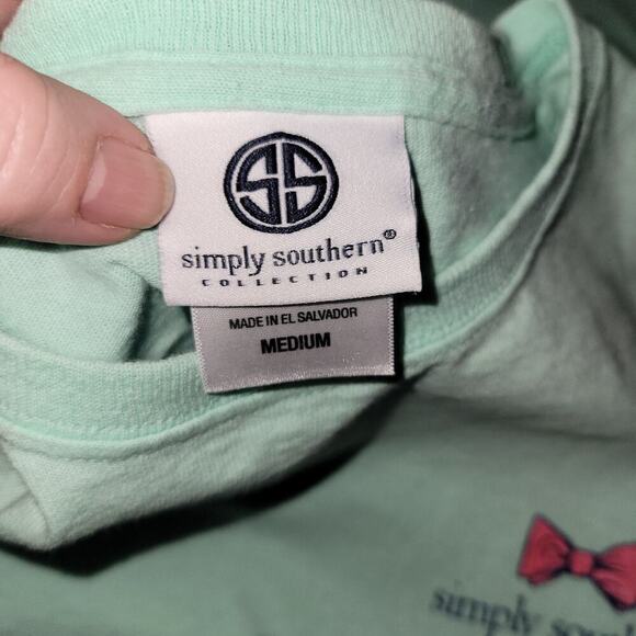 Simply Southern T Shirt Size Medium Green Lightweight Cotton Follow Your Arrow - Picture 8 of 8